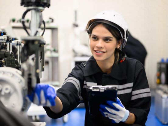 EnterTechnik: Förderung von weiblichen Nachwuchstalenten in der Elektrobranche